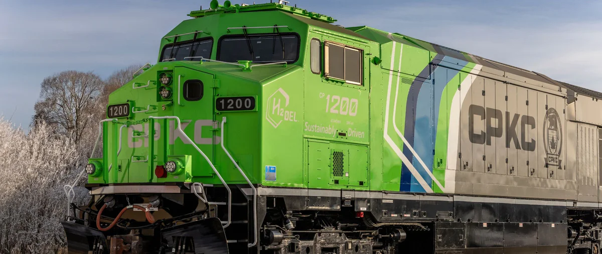 Hydrogen fuelled locomotive